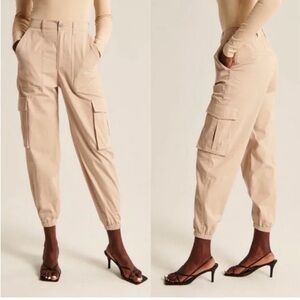 Abercrombie & Fitch Tan Cropped Cargo Pants